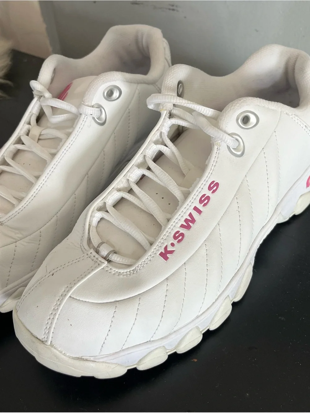 K-Swiss Women’s White Sneakers with Pink Logo Accent